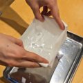 防水テーブルクロスの実力検証！本当に水を通さないの？